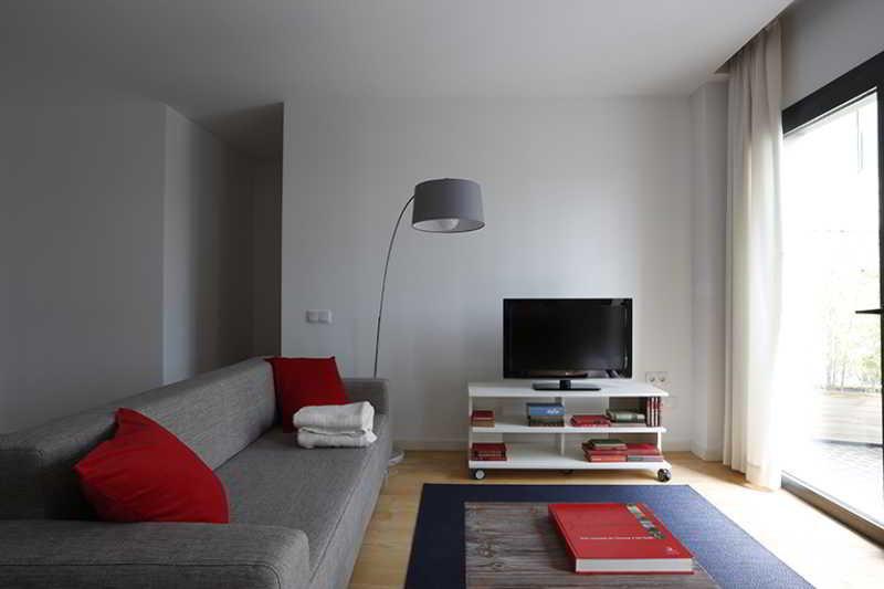 Around Mistral Pool Apartment